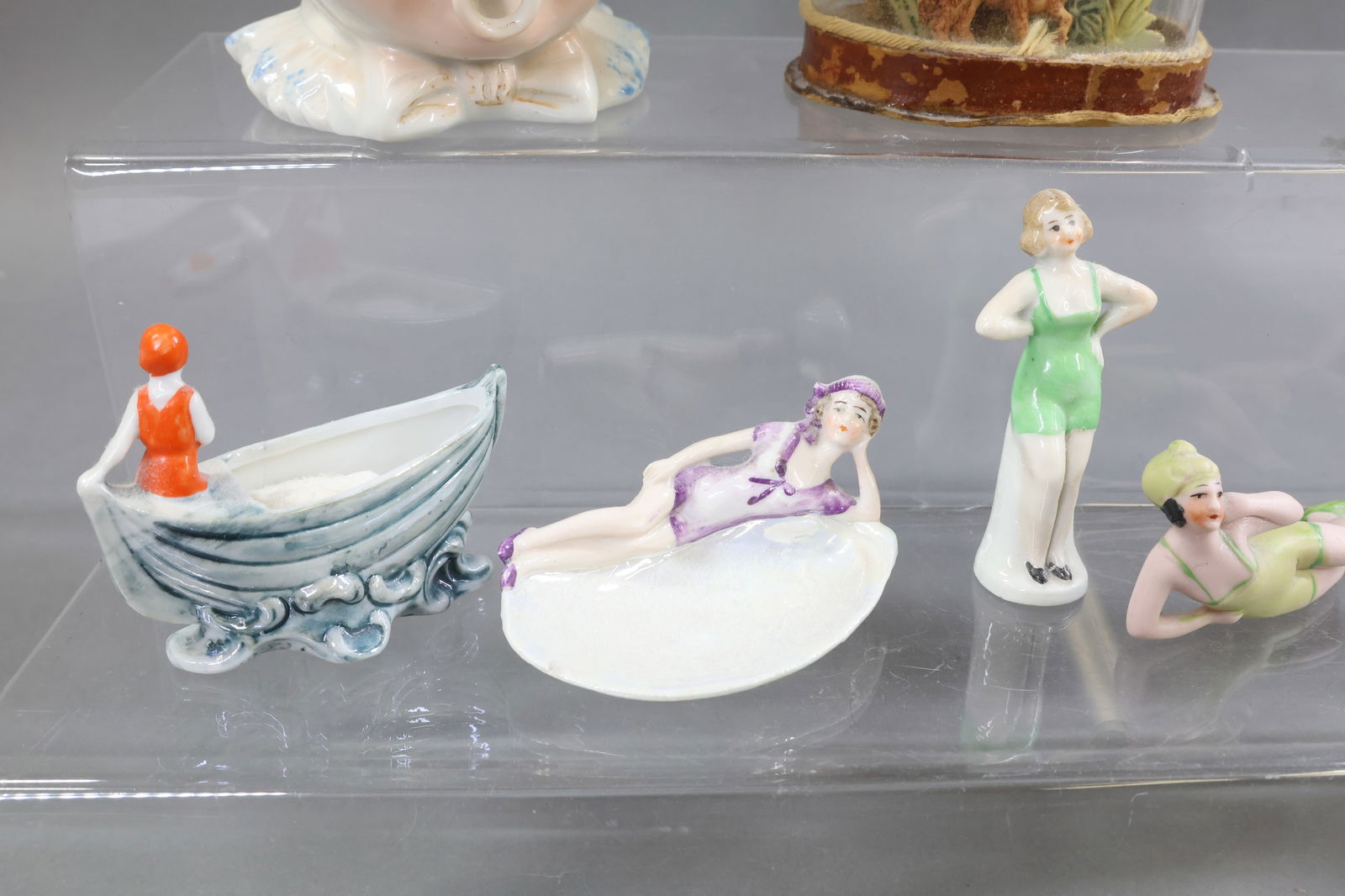 HOLIDAY/NOVELTIES. - 7