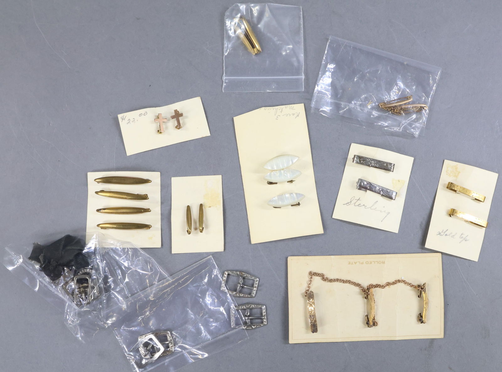 HOLIDAY/NOVELTIES. - 3