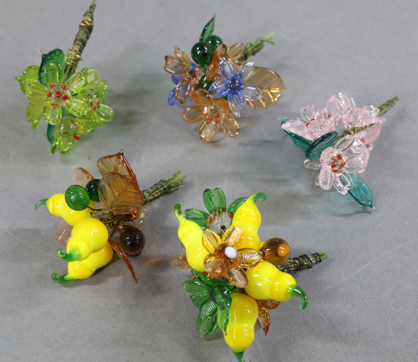 HOLIDAY/NOVELTIES. - 4