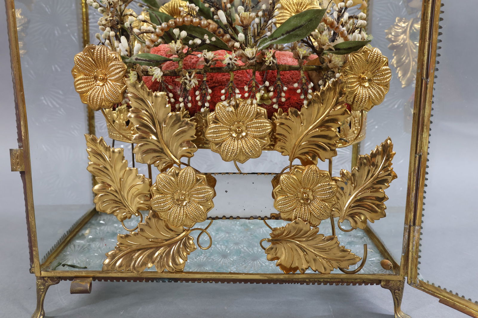 HOLIDAY/NOVELTIES. - 4