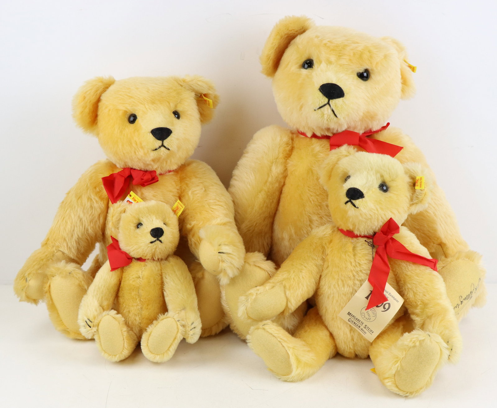 Steiff Teddy Bears (1 of 11)