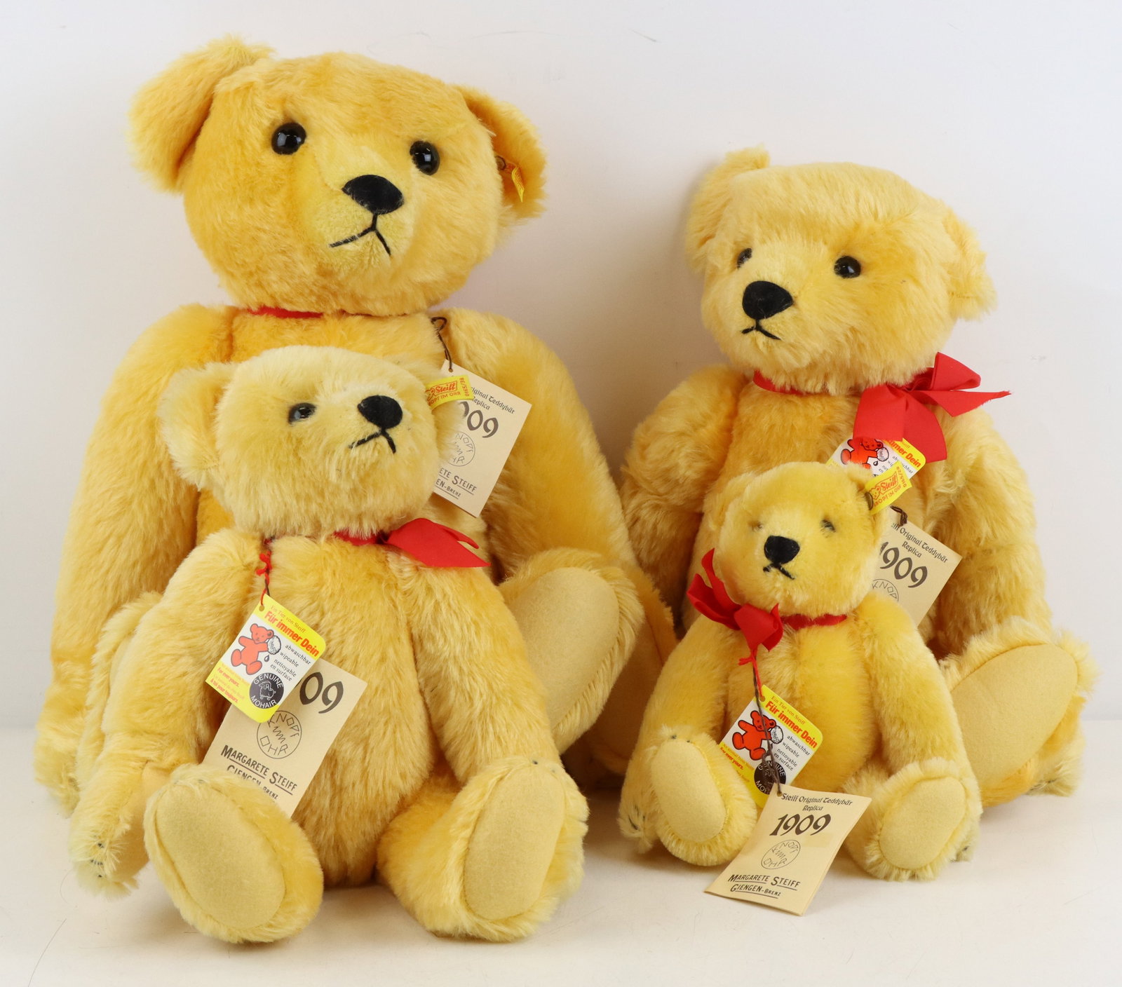 Steiff Teddy Bears (1 of 10)