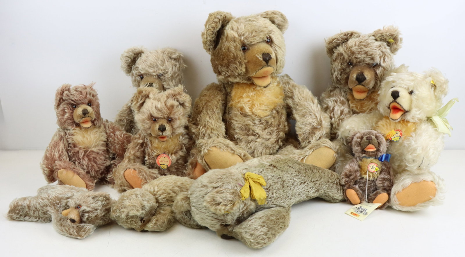 Steiff Teddy Bears (1 of 15)