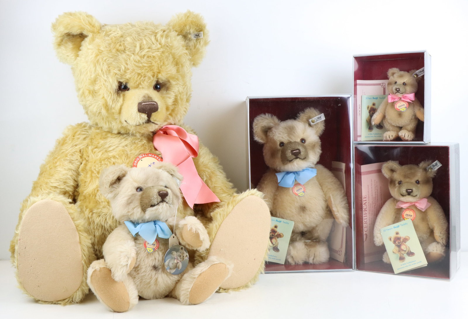 Steiff Teddy Bears (1 of 14)