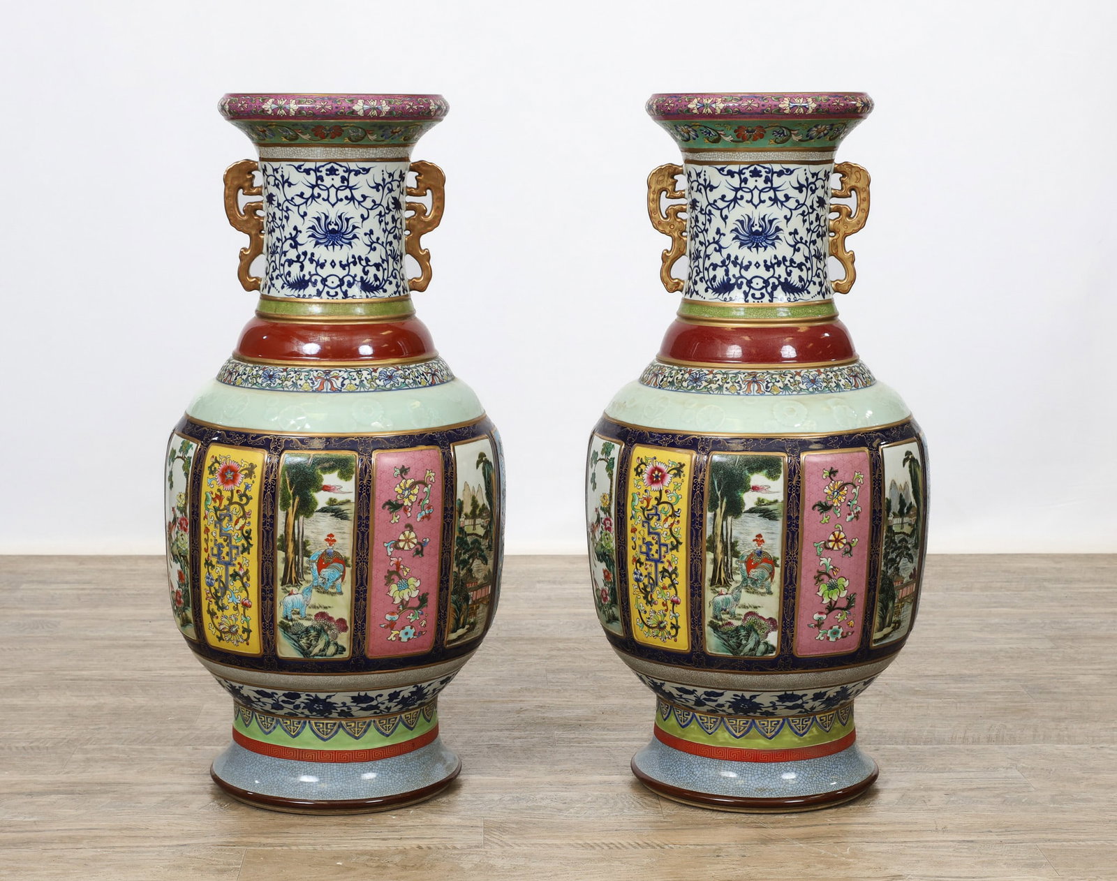 Chinese Cimu Porcelain Palace Vases (1 of 15)