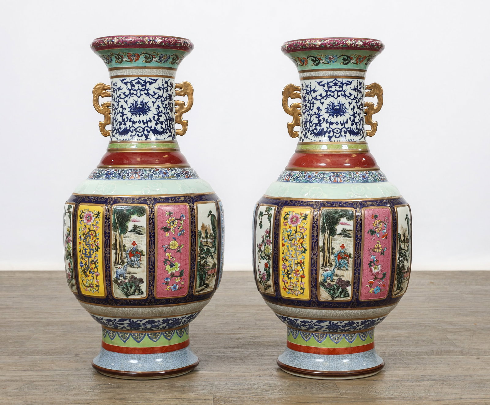 Chinese Cimu Porcelain Palace Vases (1 of 15)