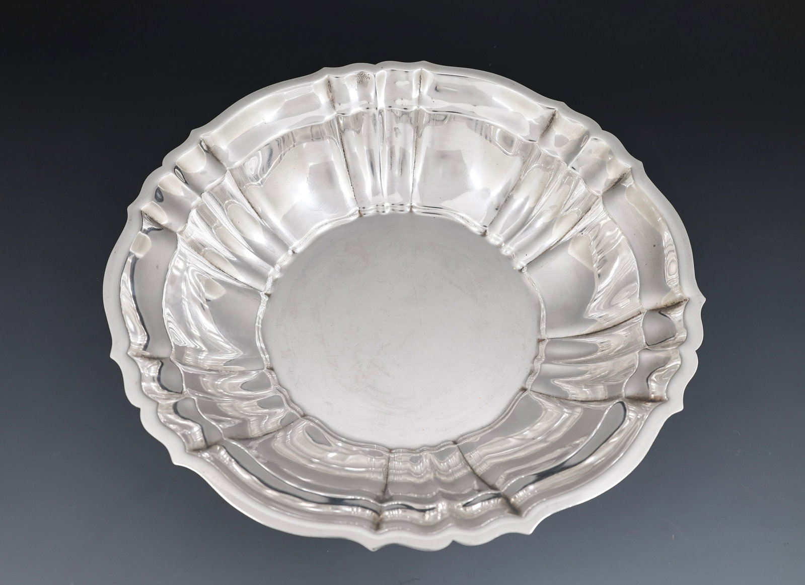 Gorham "Chippendale" Sterling Silver Serving Bowl (1 of 6)