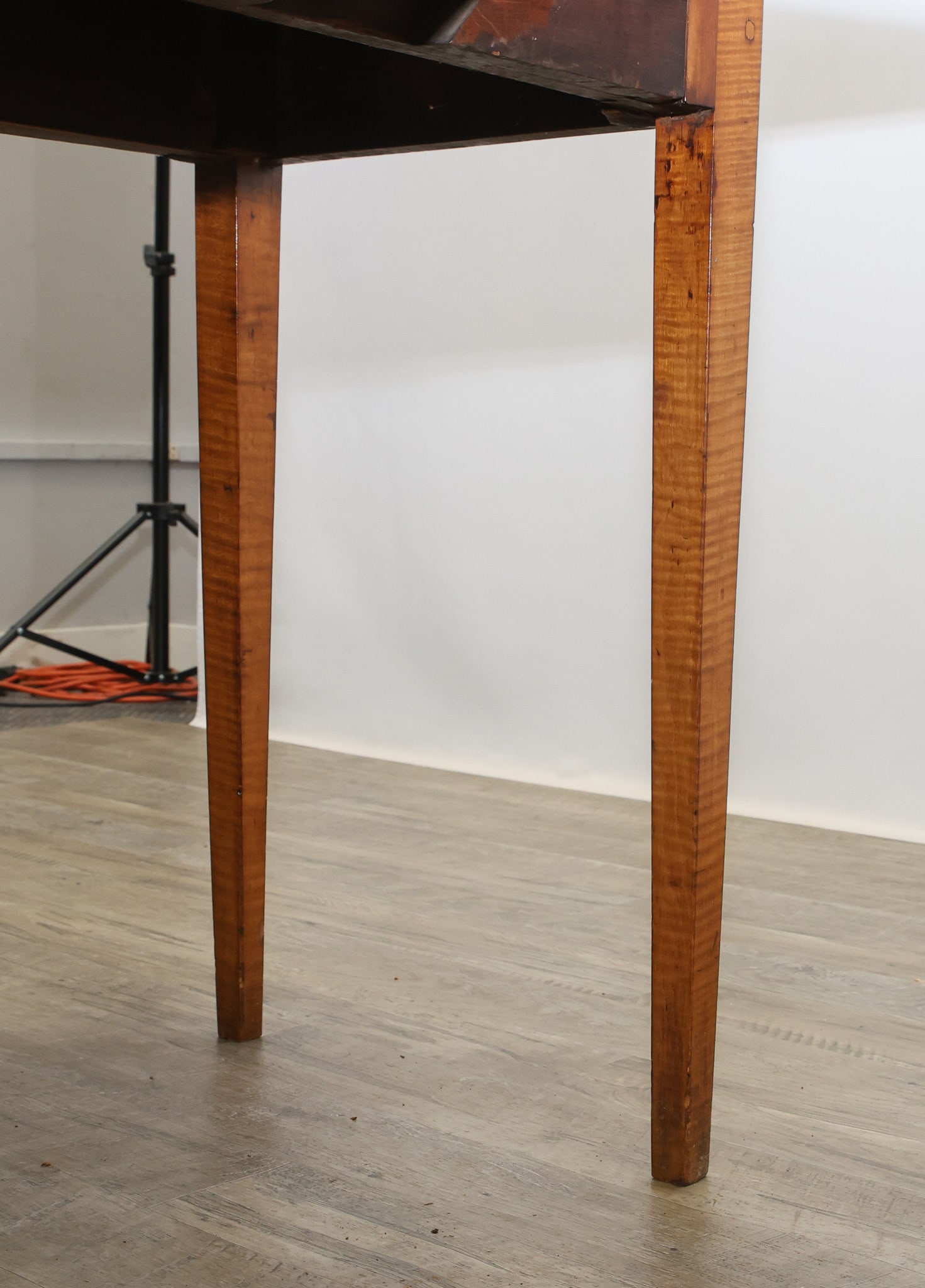 Federal Tiger Maple Pembroke Table - 11