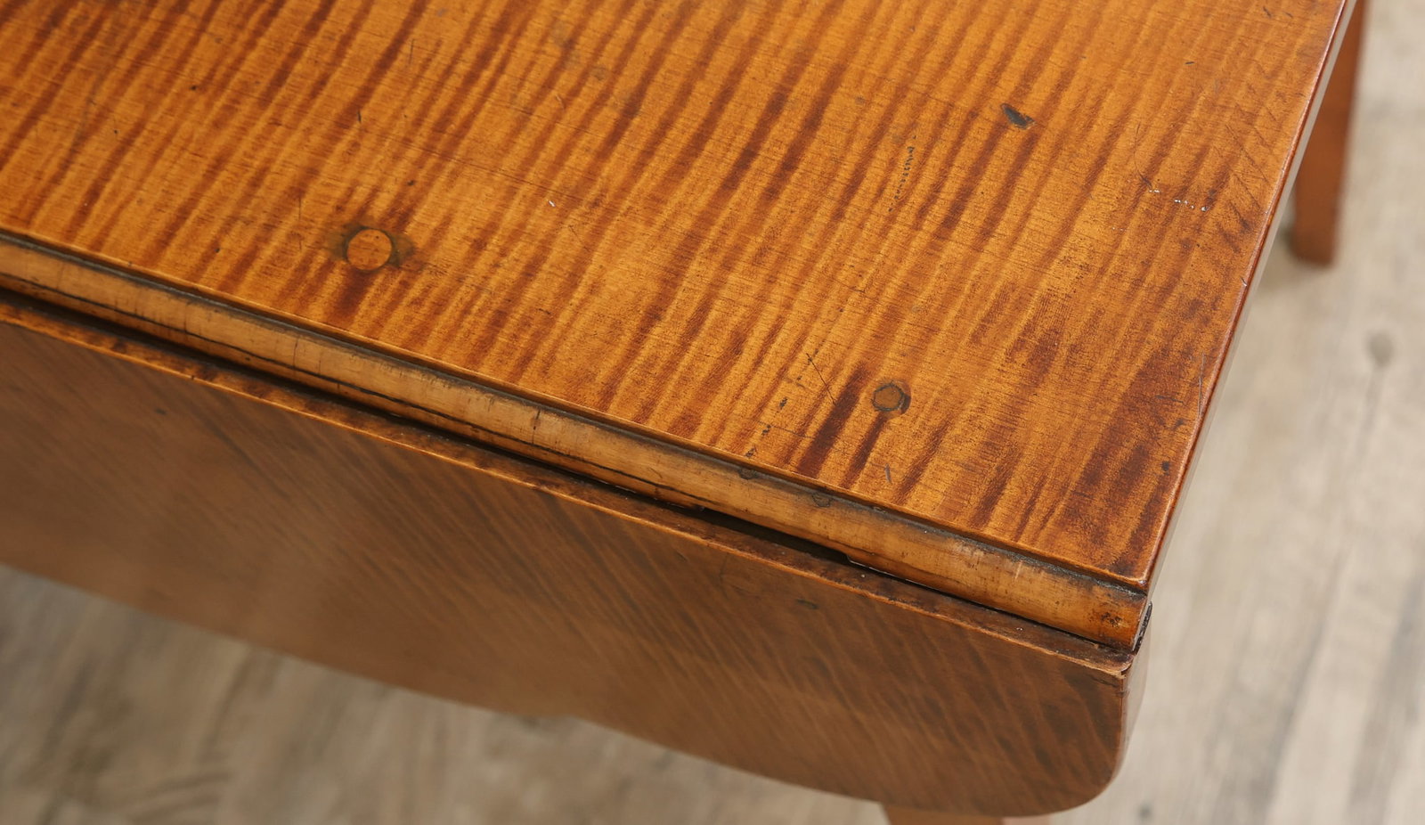 Federal Tiger Maple Pembroke Table - 13