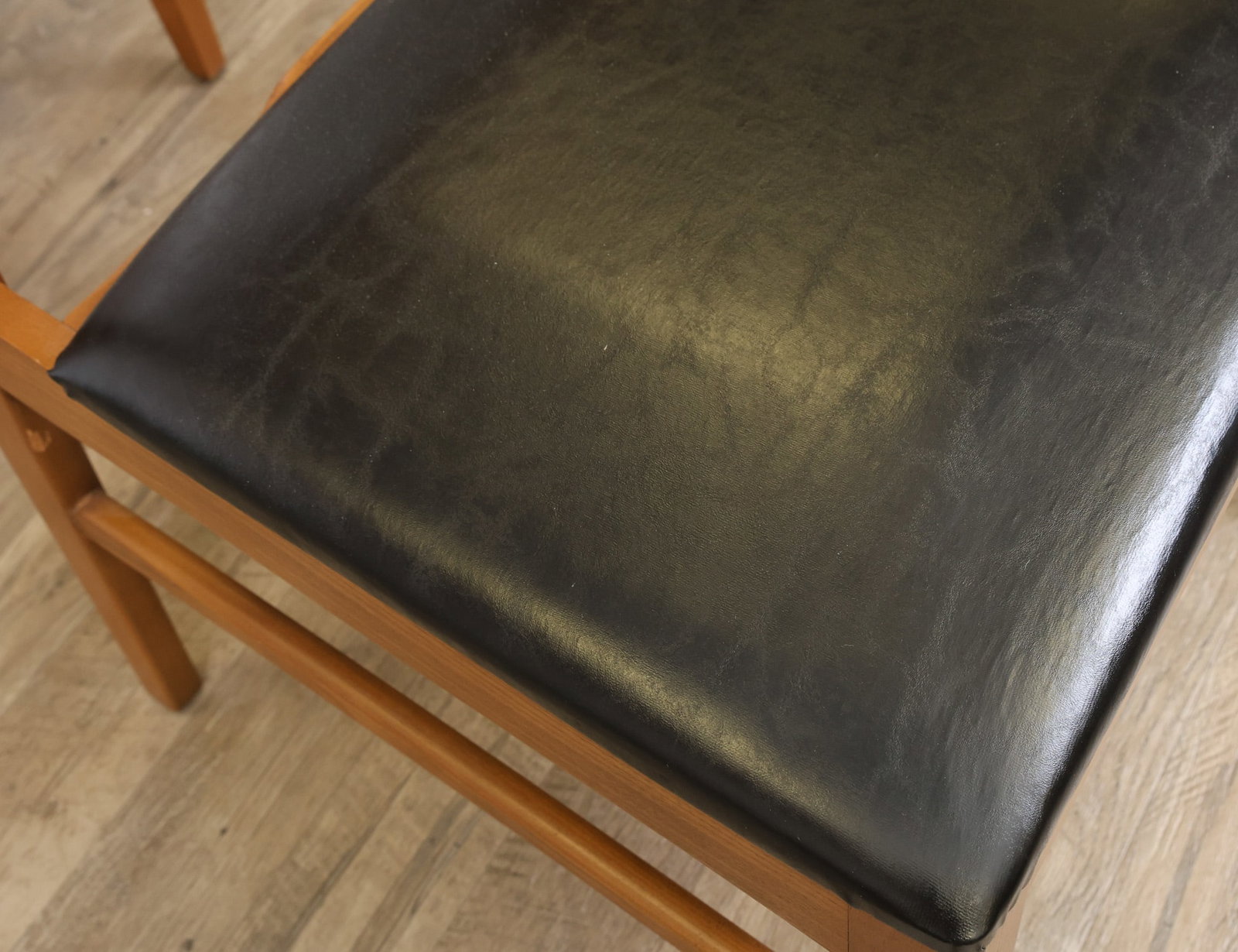 Accent Chairs - 10