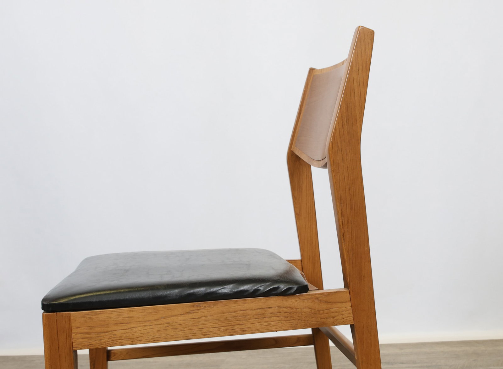 Accent Chairs - 5