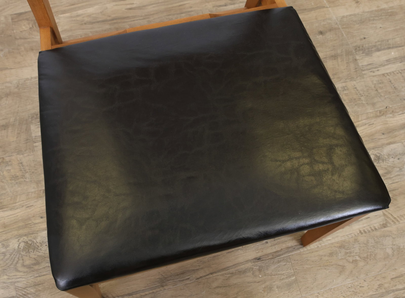 Accent Chairs - 9