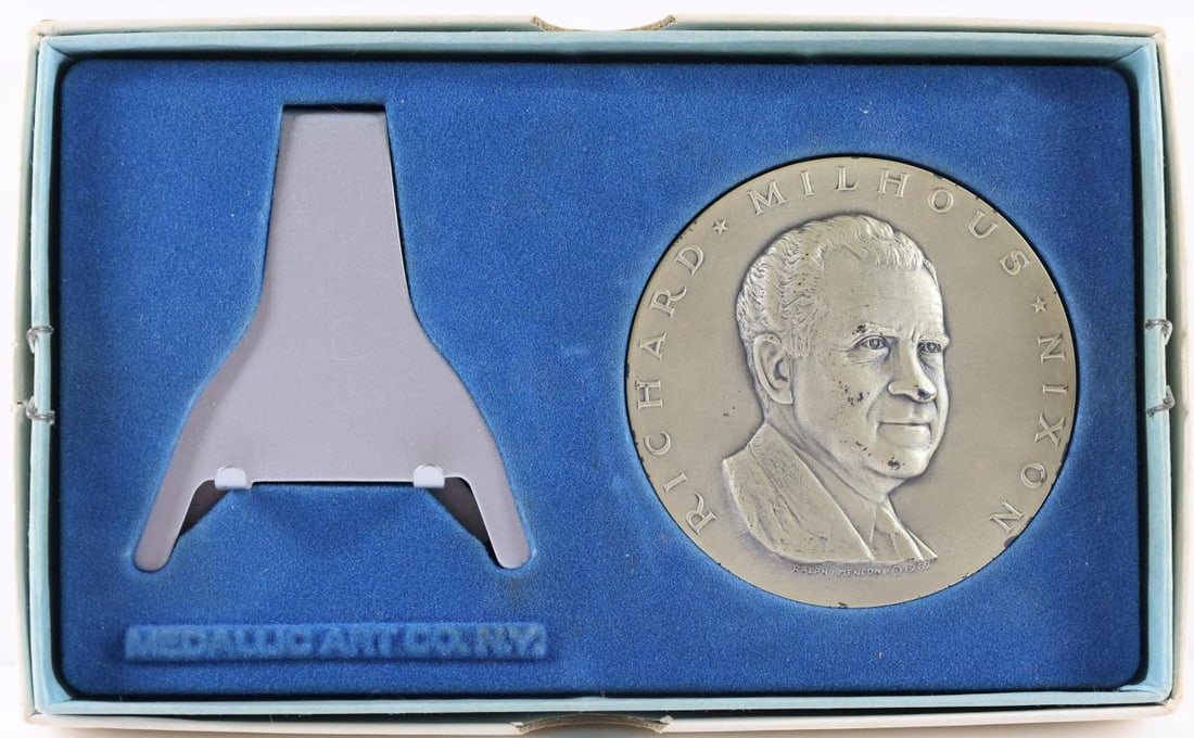 Medallic Art Co. Fine Silver Nixon Inaugural Medal: Fine silver 1969 Official Inaugural Medal, with paperwork. 63.5mm and 4.75 ozt