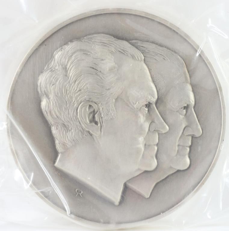Franklin Mint Sterling Silver Nixon Inaugural Medal: Sterling silver Official 1973 Presidential Inaugural Medal, traditional finish. Sealed in a plastic wrapper, with paperwork. 63.5mm and 5.9 ozt overall