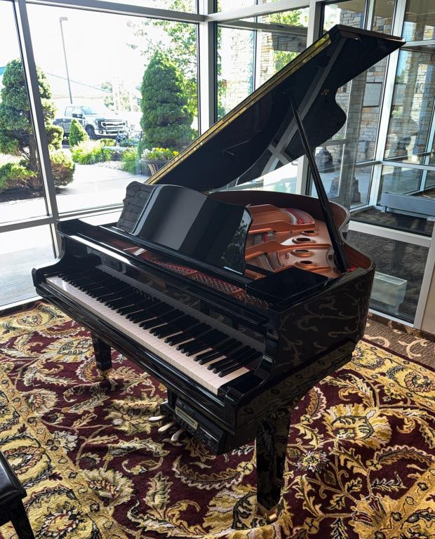 Yamaha Baby Grand Piano (1 of 20)