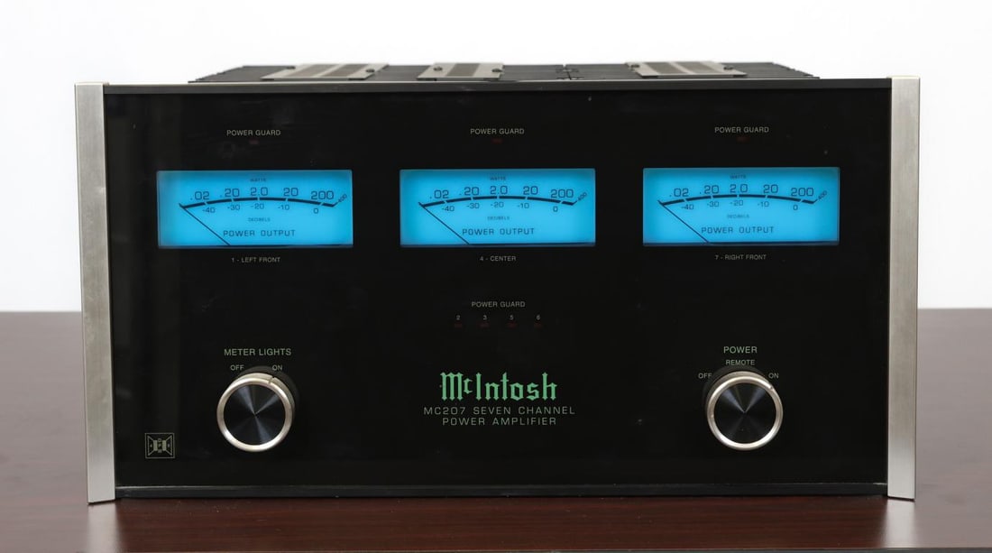 McIntosh MC207 Seven Channel Power Amplifier (1 of 12)