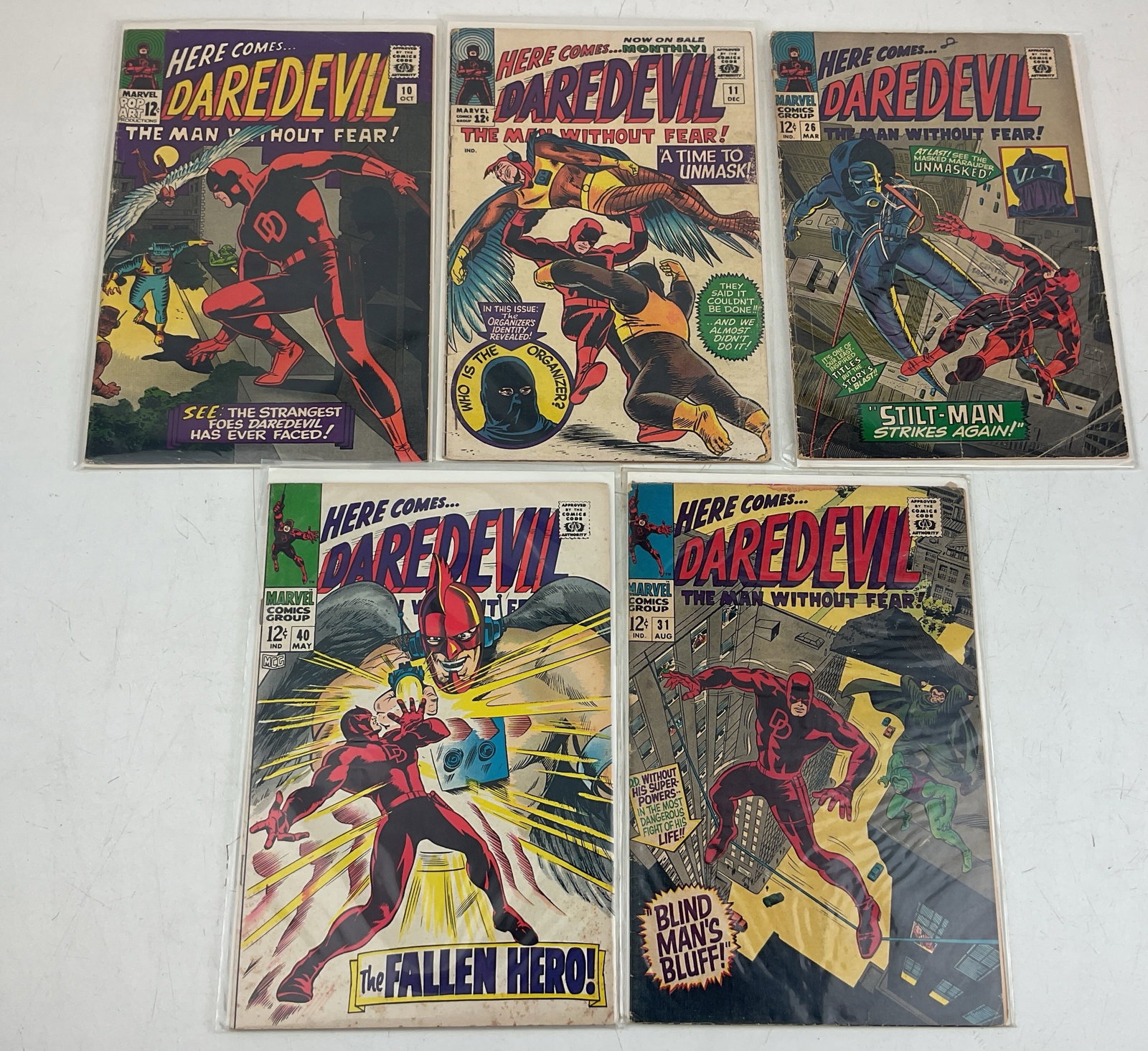 Daredevil Comics: (5) Daredevil comics issues #10, #11, #26, #31 and #40. Condition varies.