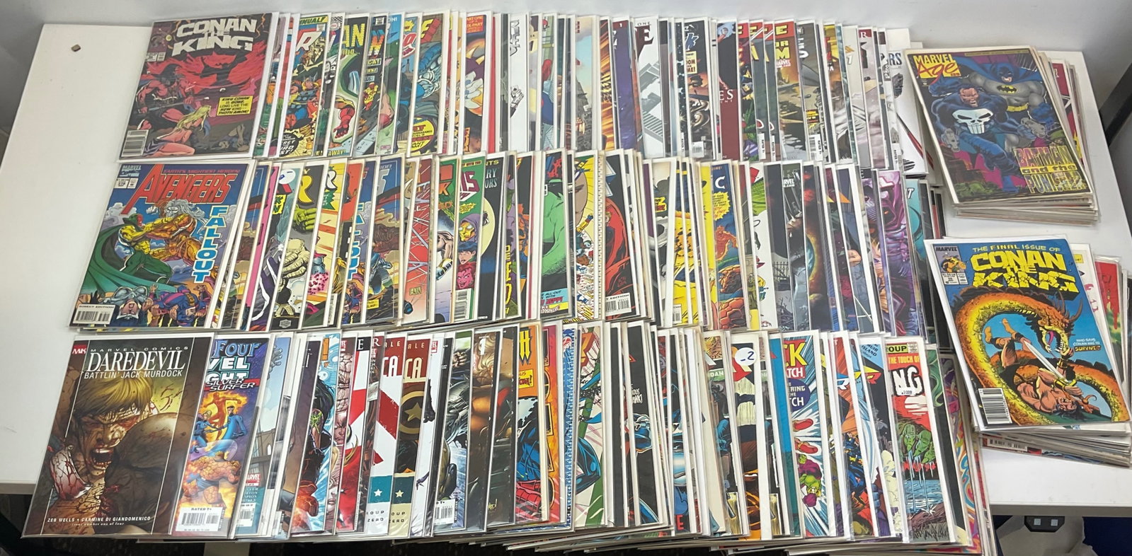 Marvel Grab Bag: Marvel Grab bag (approx. 225 Comics). Assorted titles including Conan the King, Avengers, Daredevil, Batman and the Punisher, Doctor Who, G.I. Joe, Thor, Iron Man, Wonder Man, NFL SuperPro, X-Force, D