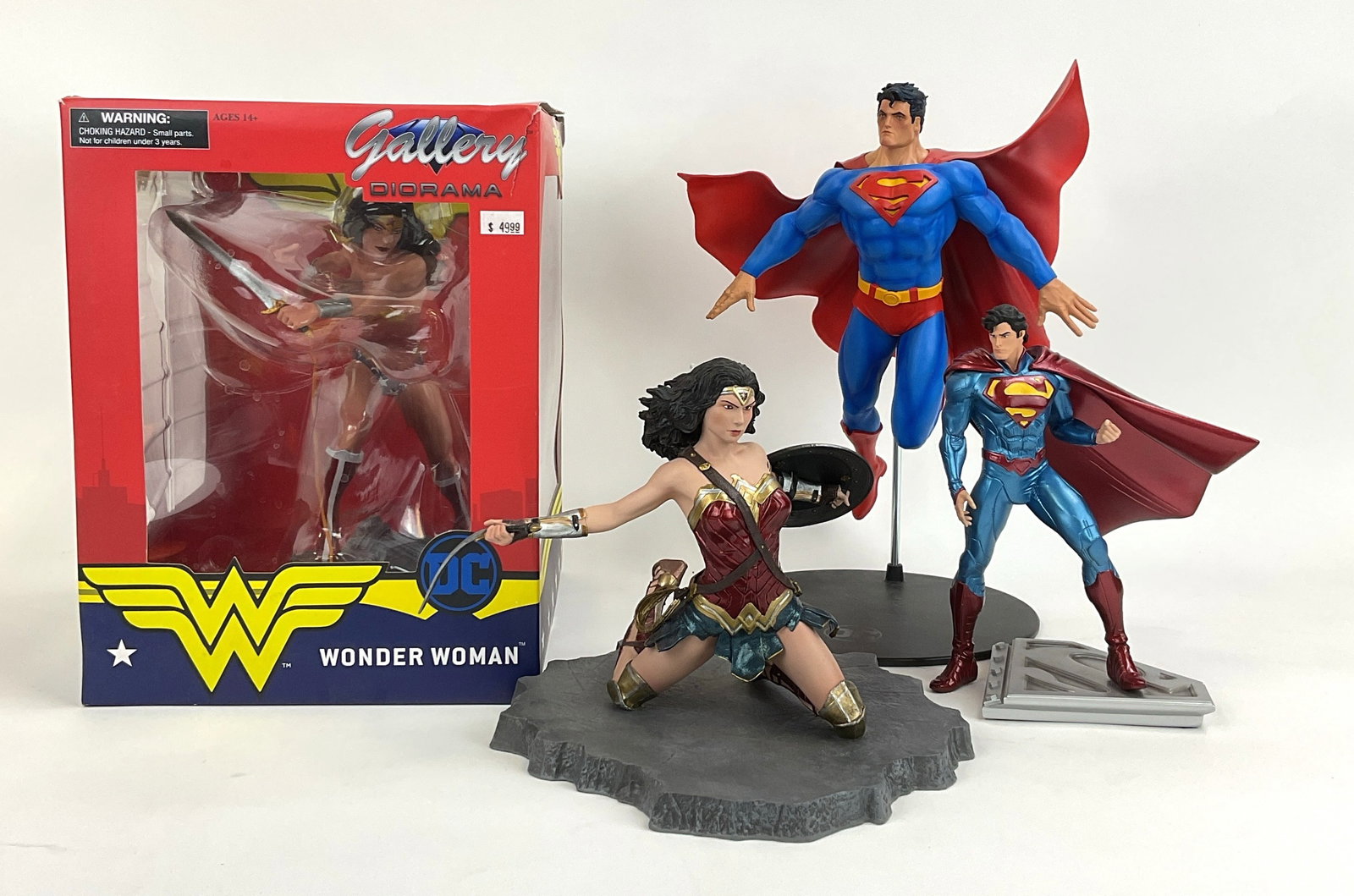 DC Comics Superman & Wonder Woman Collectible Statues (4) (1 of 10)