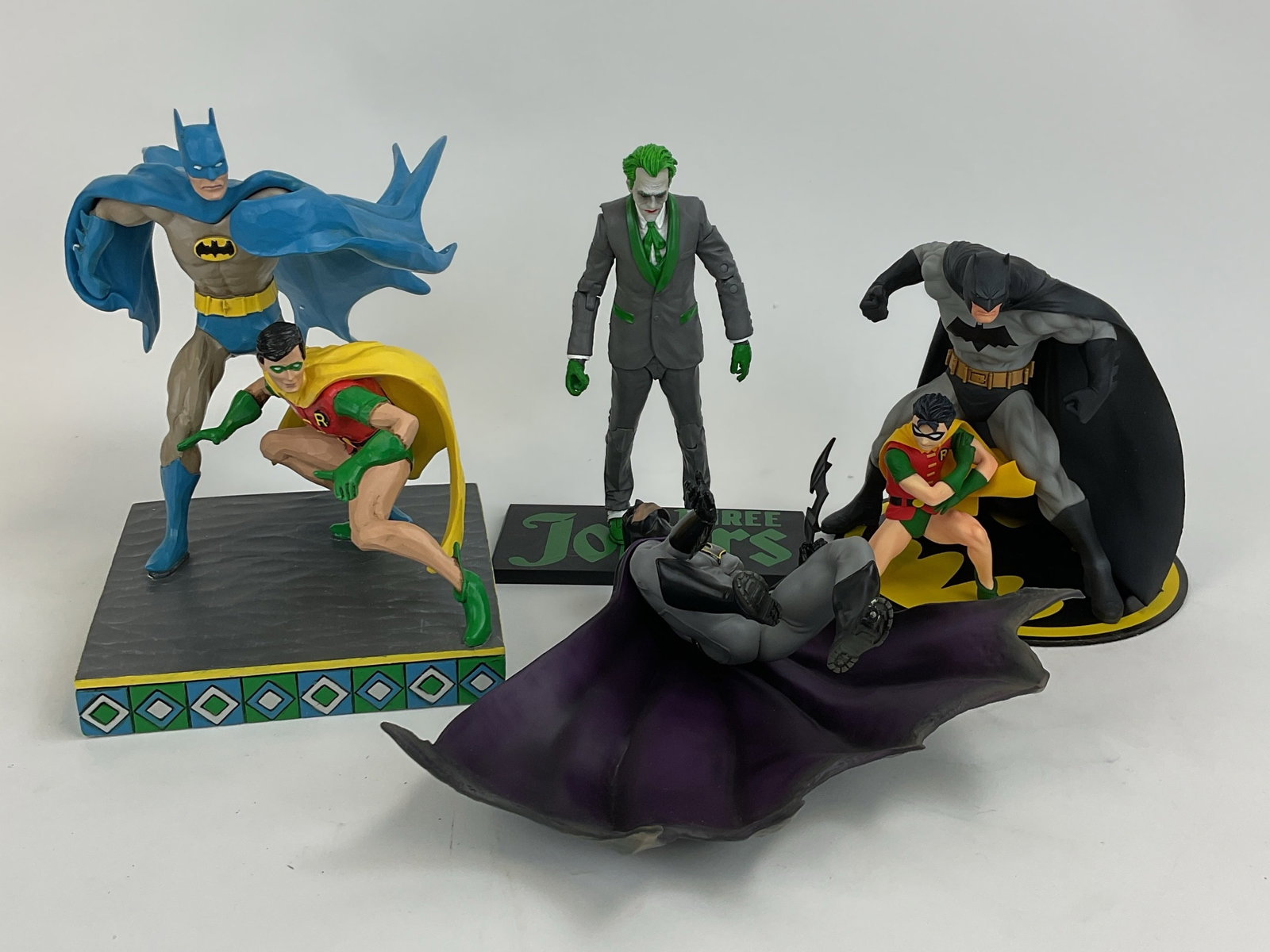 DC Comics Batman, Robin & Joker Collectible Figures (1 of 10)