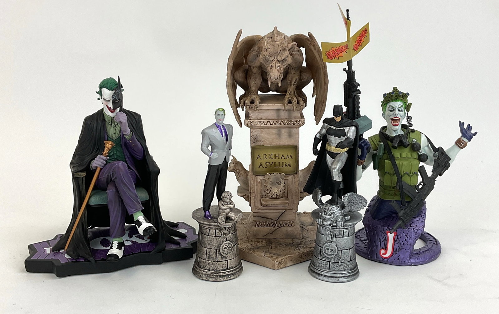 DC Comics Batman & Joker Collectible Statues (1 of 8)
