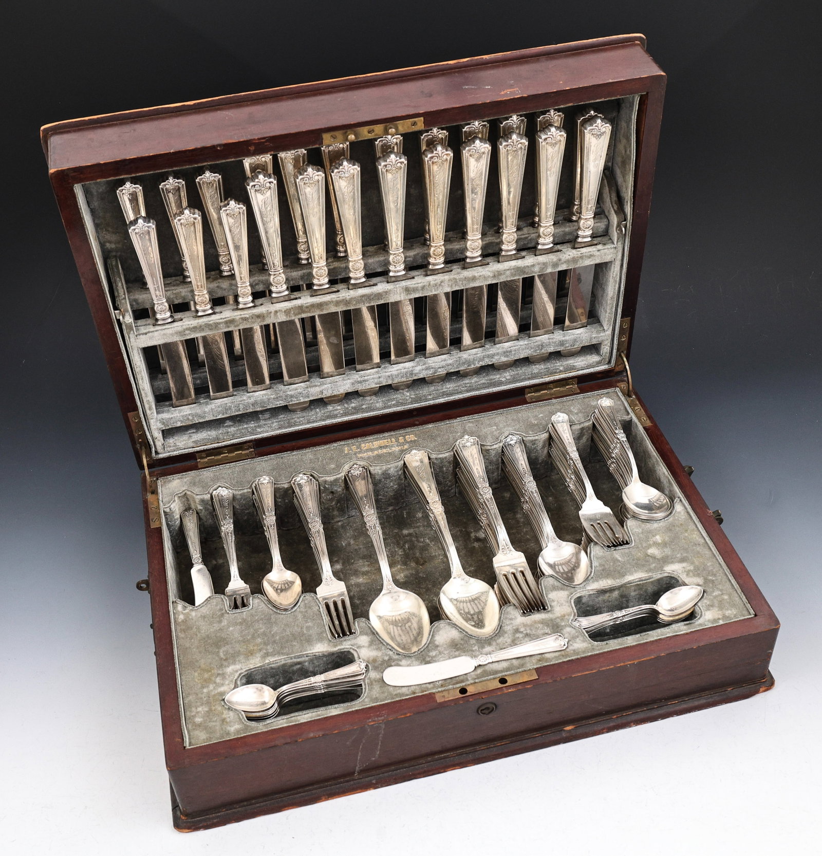 Durgin "Victorian-Sheraton" Sterling Silver Flatware Service for 12 With Extras (1 of 15)