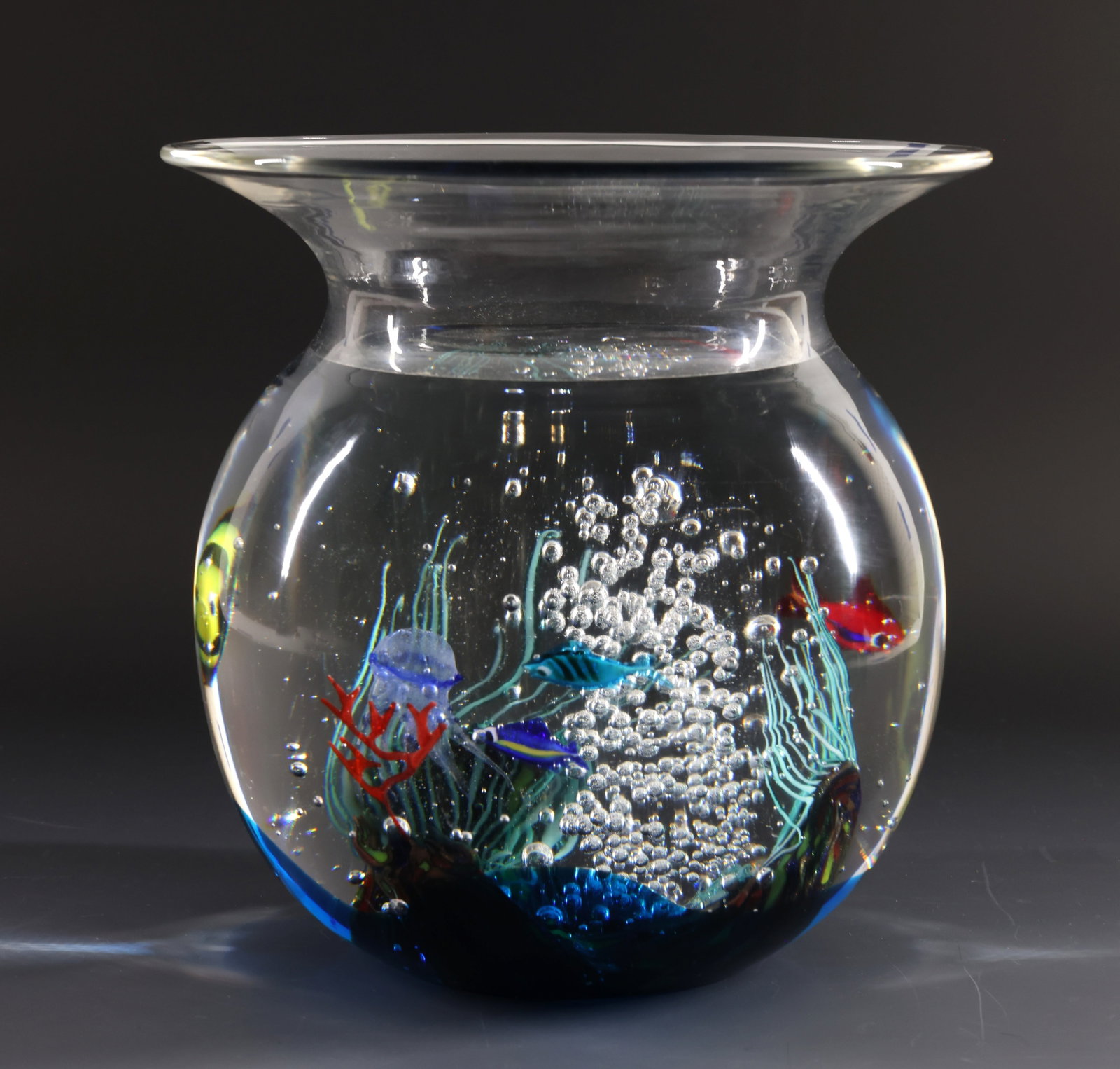 Elio Raffaeli (B. 1936): Murano glass aquarium sculpture, made using the sommerso and bullicante techniques to form fish, coral, and bubbles, with an etched signature to the foot. 8.25"h x 8.25"w