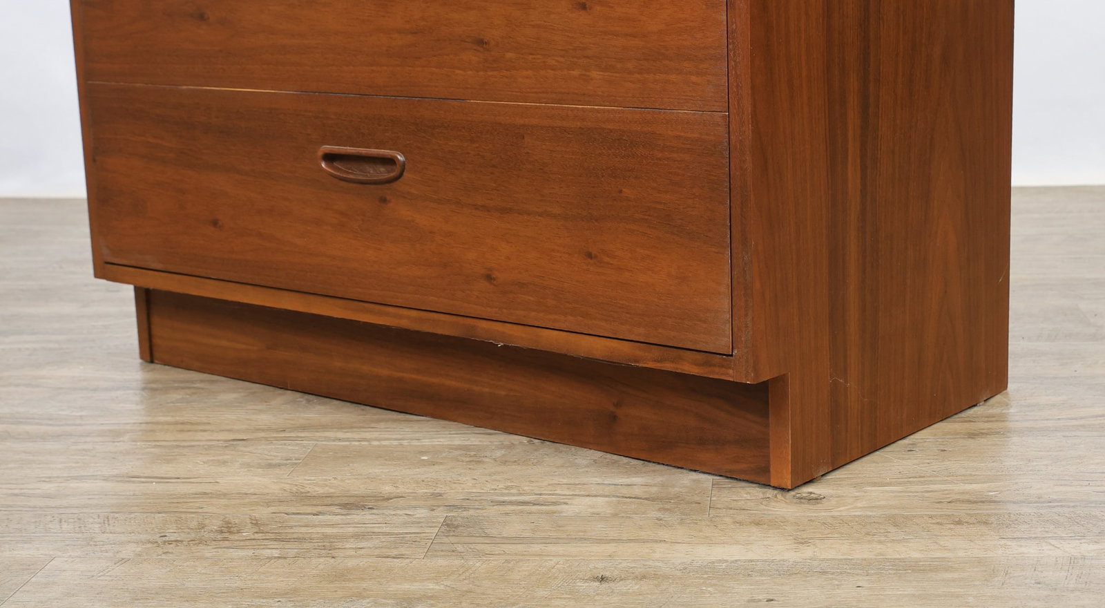 Lane "Reflection" Chest - 10