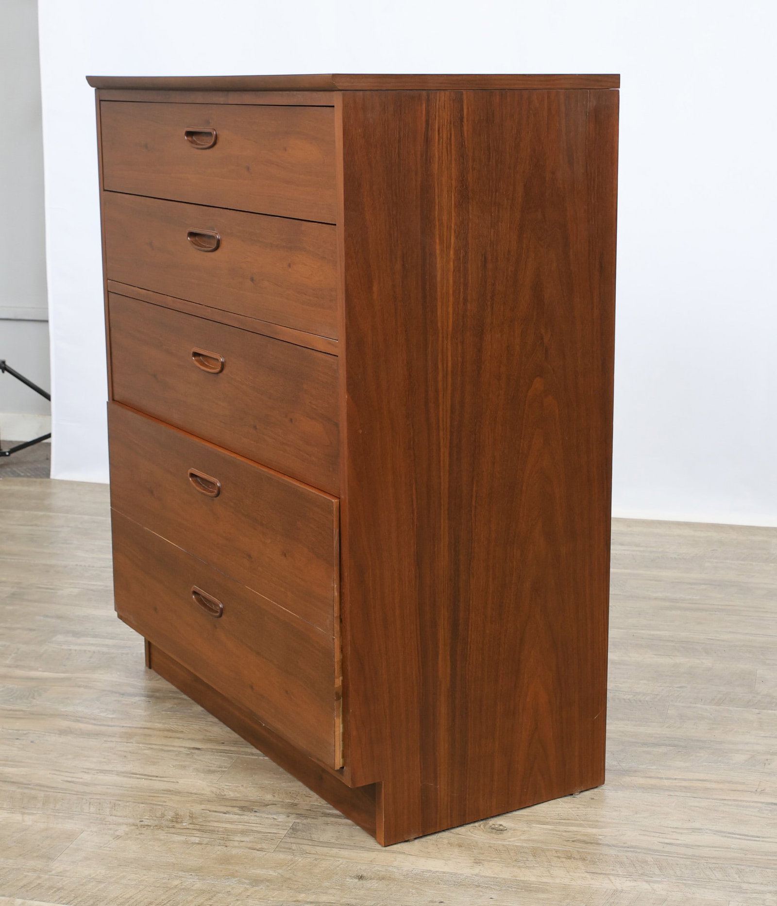 Lane "Reflection" Chest - 5