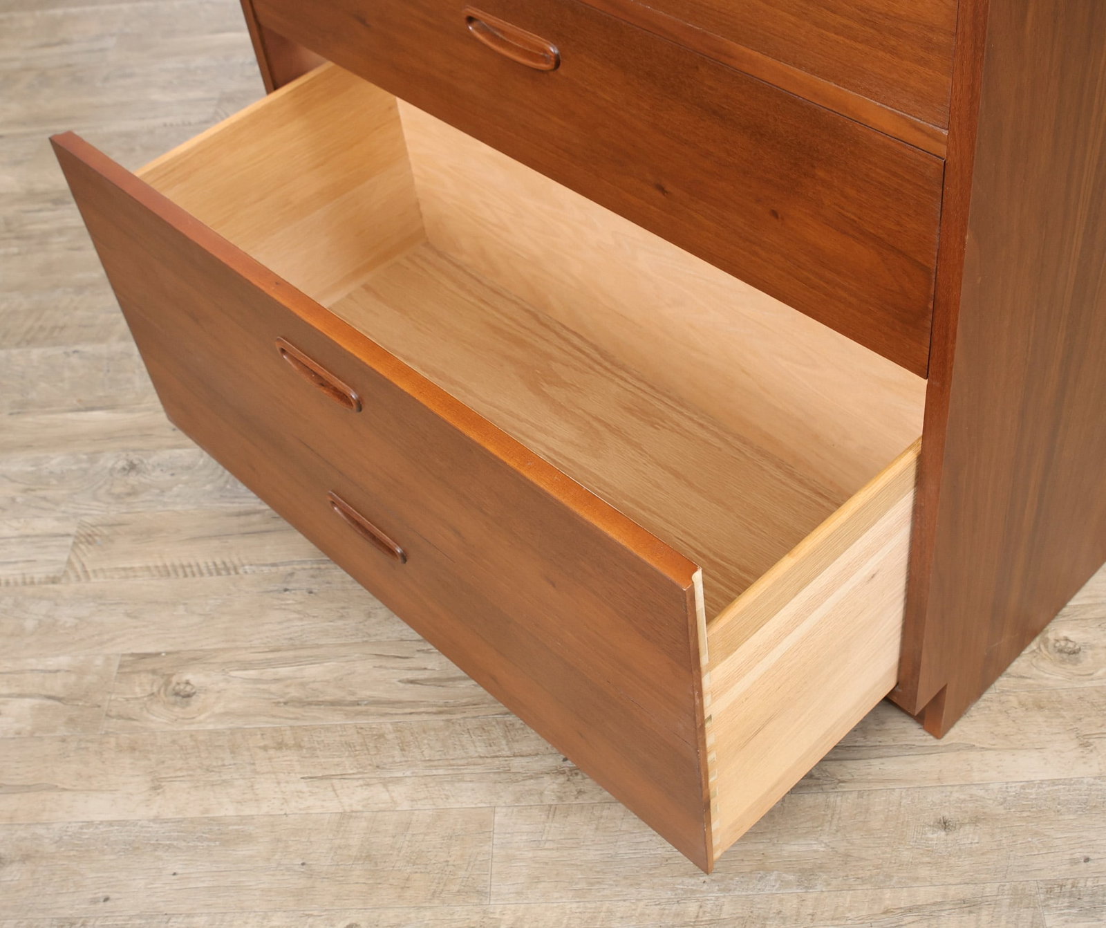 Lane "Reflection" Chest - 7