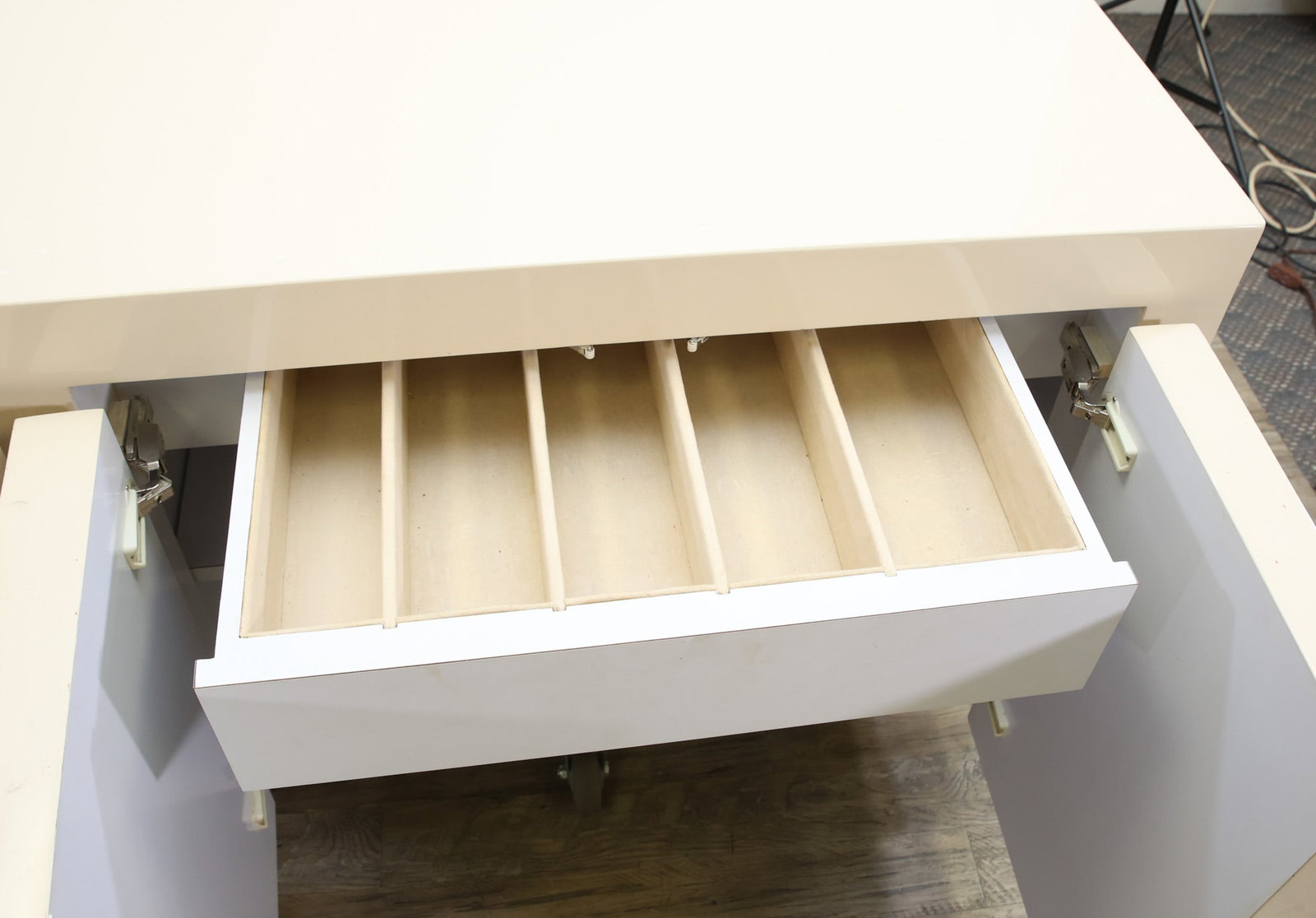Paul Evans Lacquered Sideboard - 6