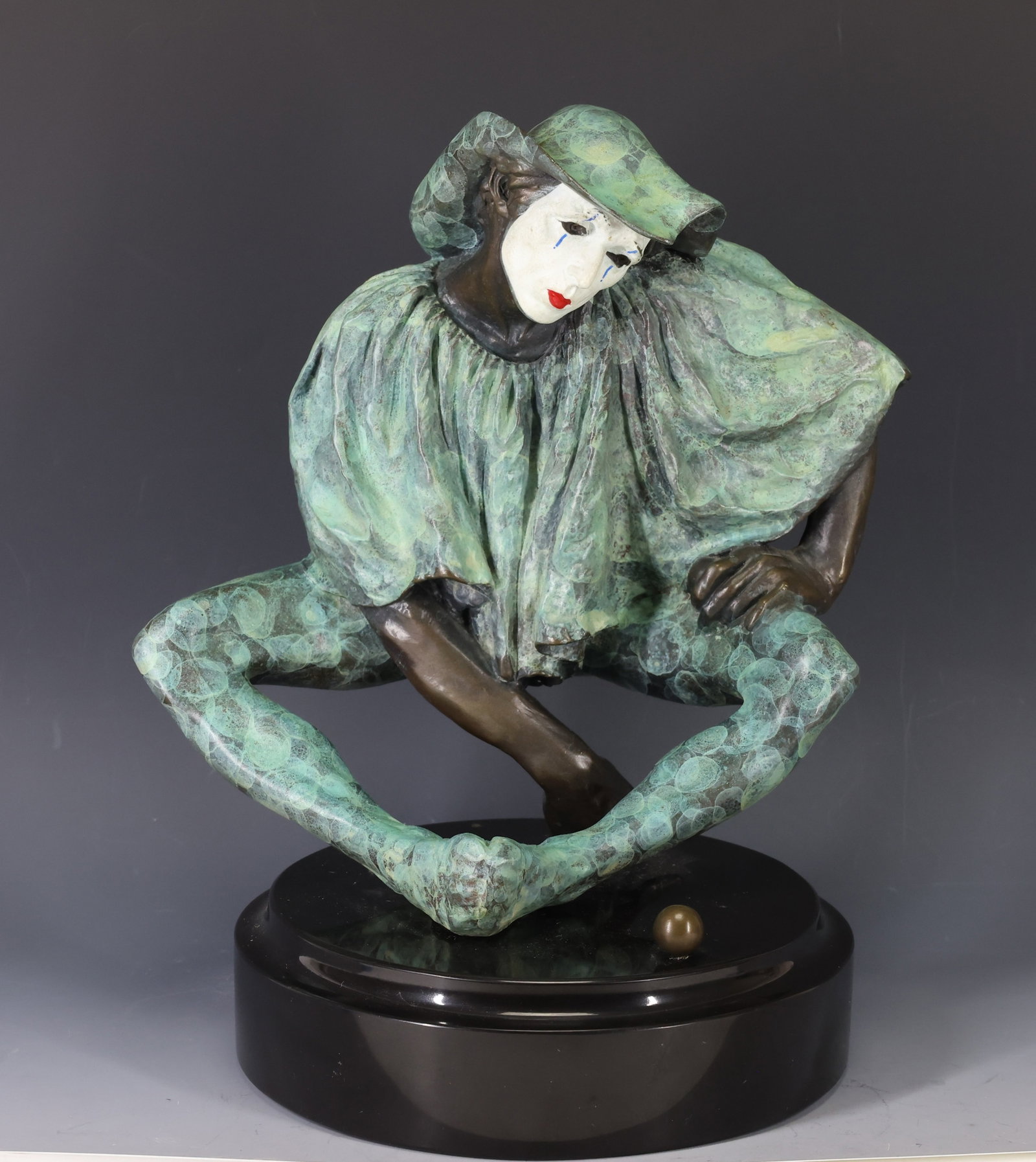 Richard MacDonald (B. 1946): Bronze sculpture, "Dress Rehearsal", part of the mime series, patinated and cold painted, and mounted to a slate base. Impressed initials, dated 1989, and numbered 23/40 to the back of a leg. 11.5"h