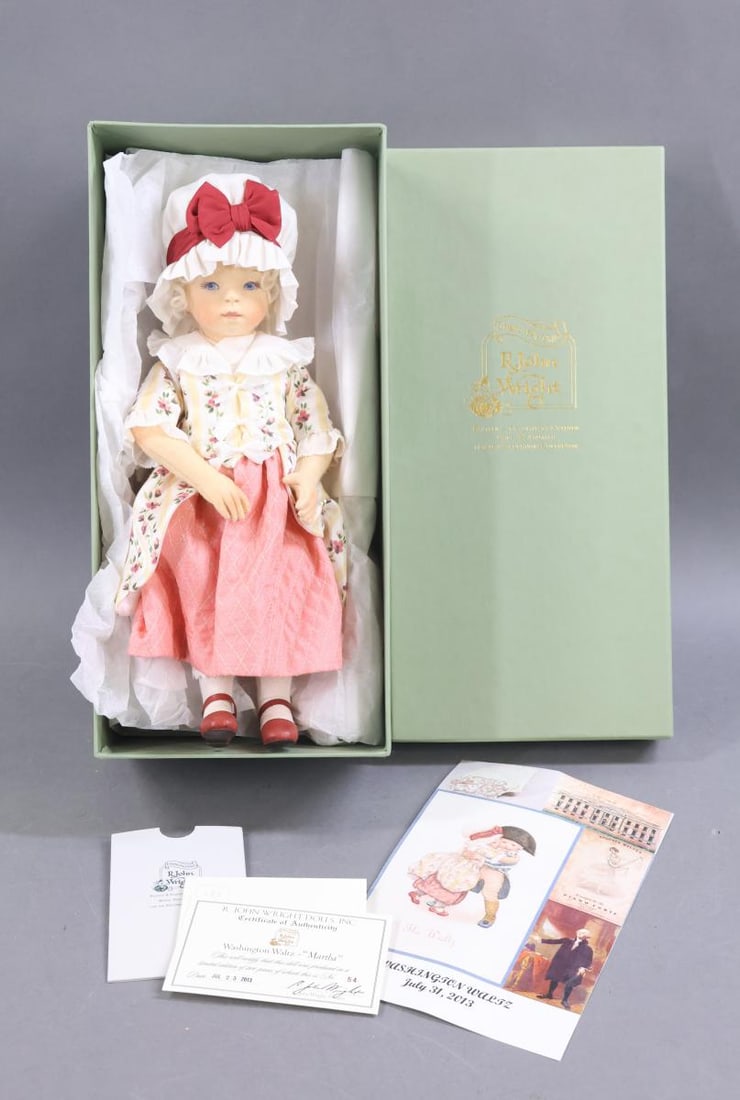 R. JOHN WRIGHT.: MIB 11" Washington Waltz - "Martha" doll, #54/200. COA. This was from the UFDC Washington Convention luncheon on July 31, 2013 given by Dollology Club of Washington, DC. Original outer sleeve.