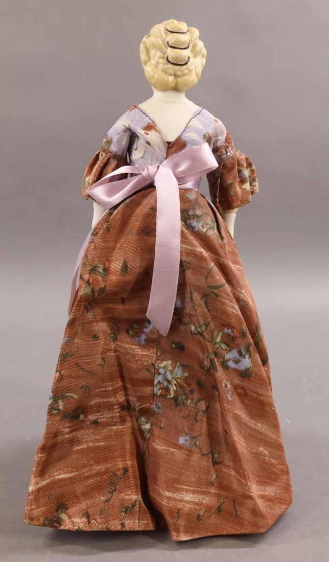 CHINA DOLLS/BISQUE. - 12