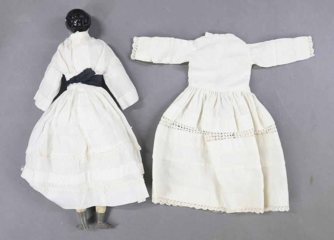 CHINA DOLLS/BISQUE. - 7