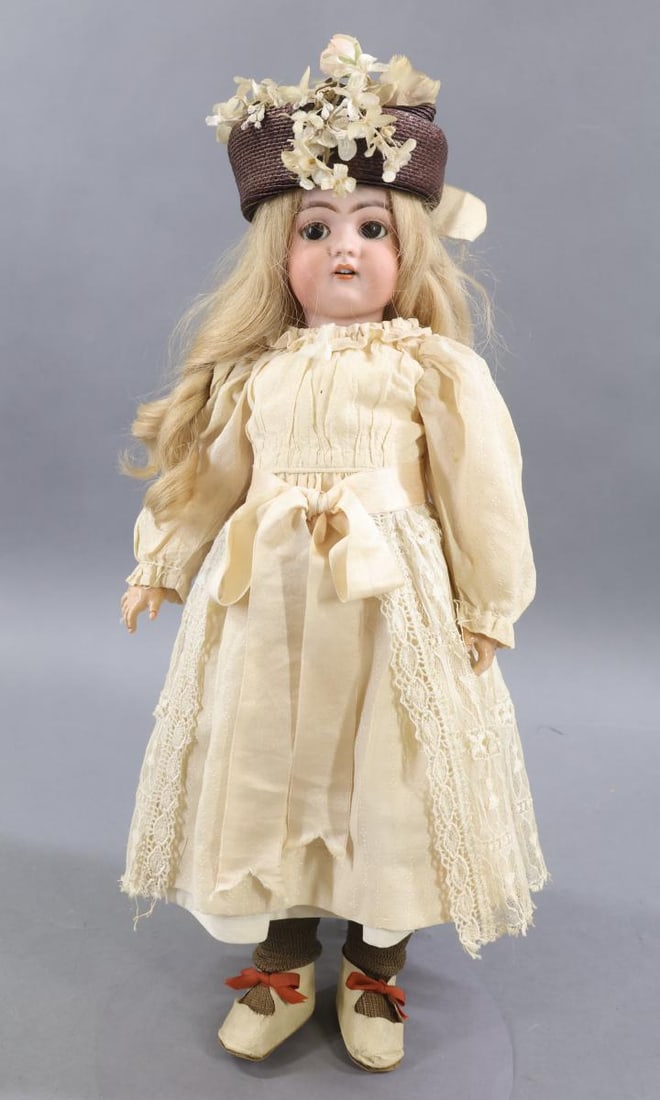 GERMAN BISQUE DOLLS. - 10