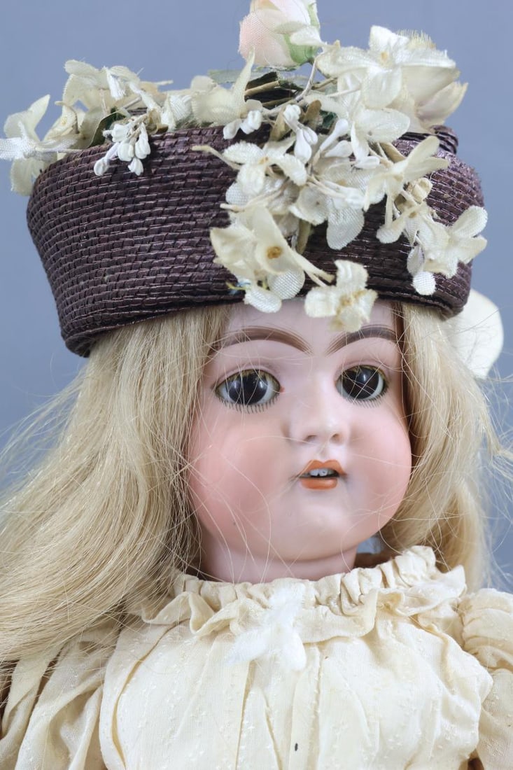 GERMAN BISQUE DOLLS. - 11