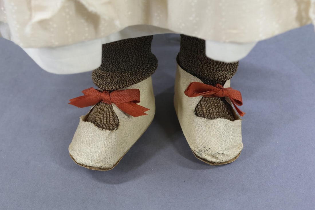 GERMAN BISQUE DOLLS. - 12