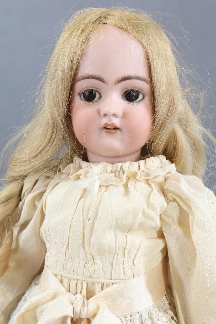 GERMAN BISQUE DOLLS. - 13