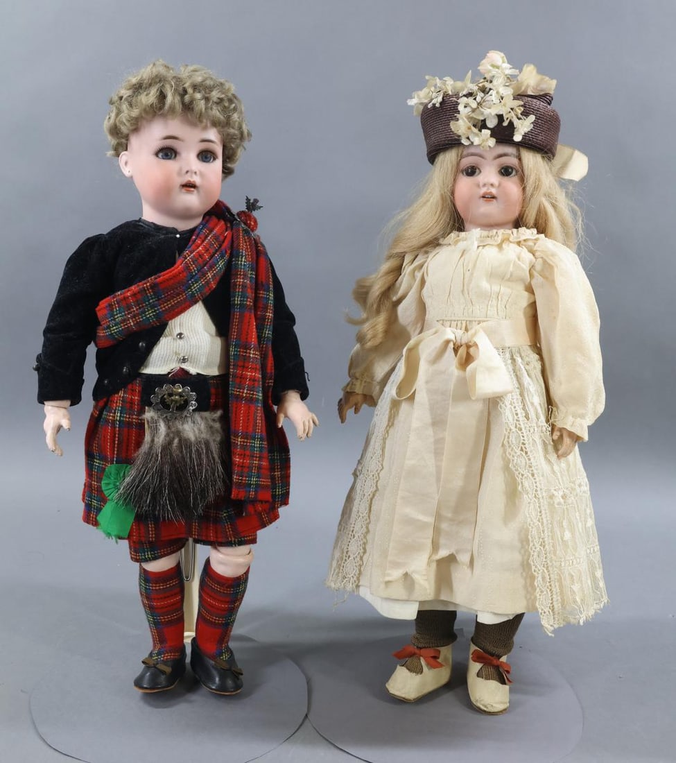 GERMAN BISQUE DOLLS. (1 of 16)