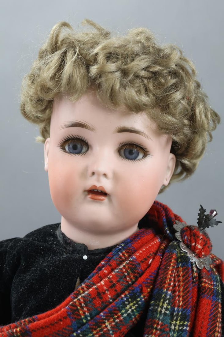 GERMAN BISQUE DOLLS. - 3