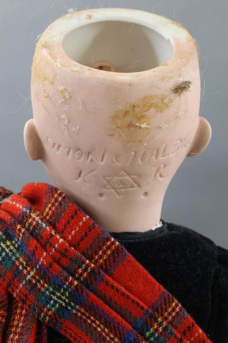 GERMAN BISQUE DOLLS. - 8
