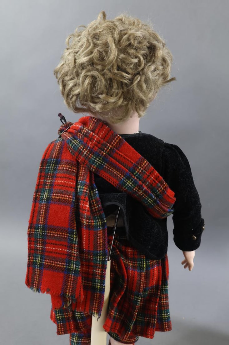 GERMAN BISQUE DOLLS. - 9