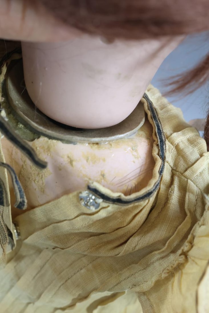 GERMAN BISQUE DOLLS. - 11