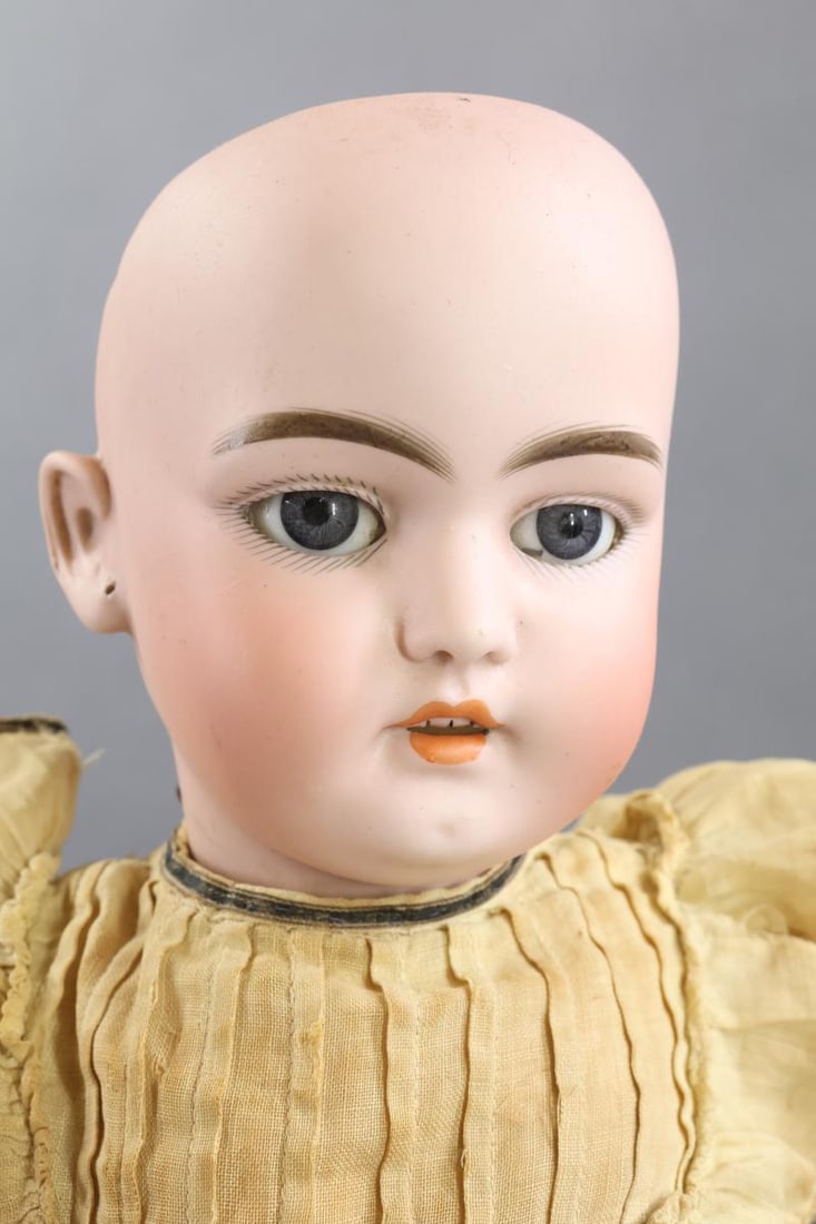 GERMAN BISQUE DOLLS. - 12