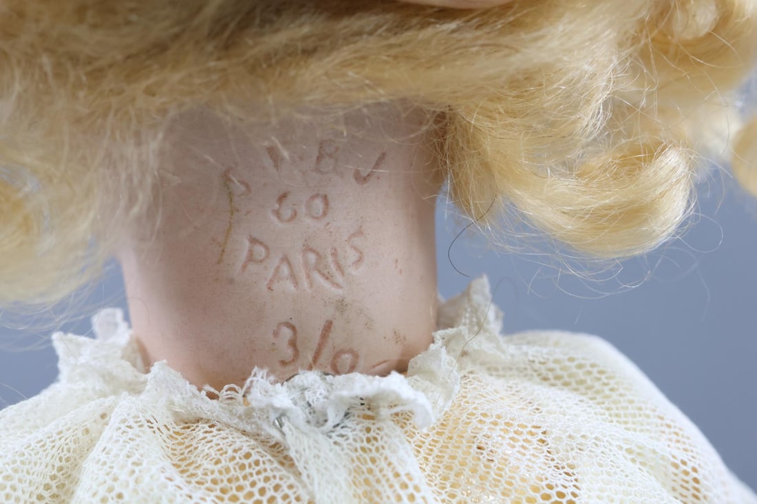 FRENCH BISQUE DOLLS. - 11