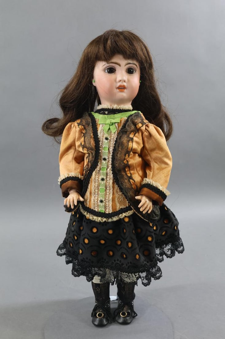 FRENCH BISQUE DOLLS. (1 of 7)