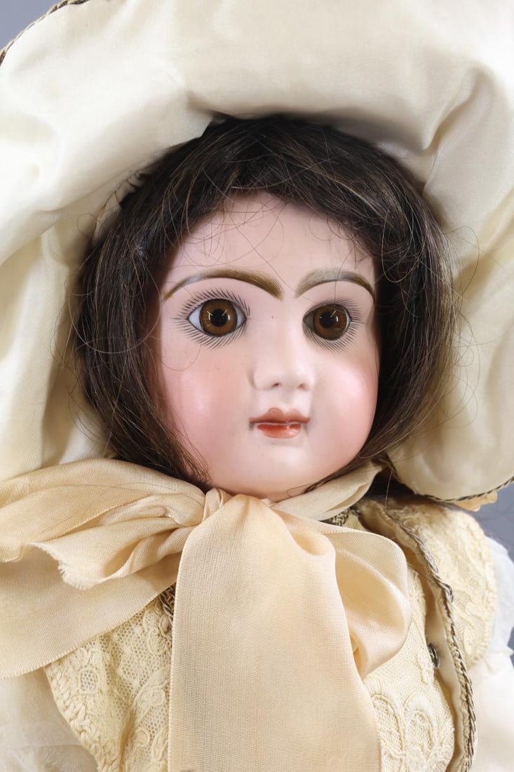 FRENCH BISQUE DOLLS. - 2