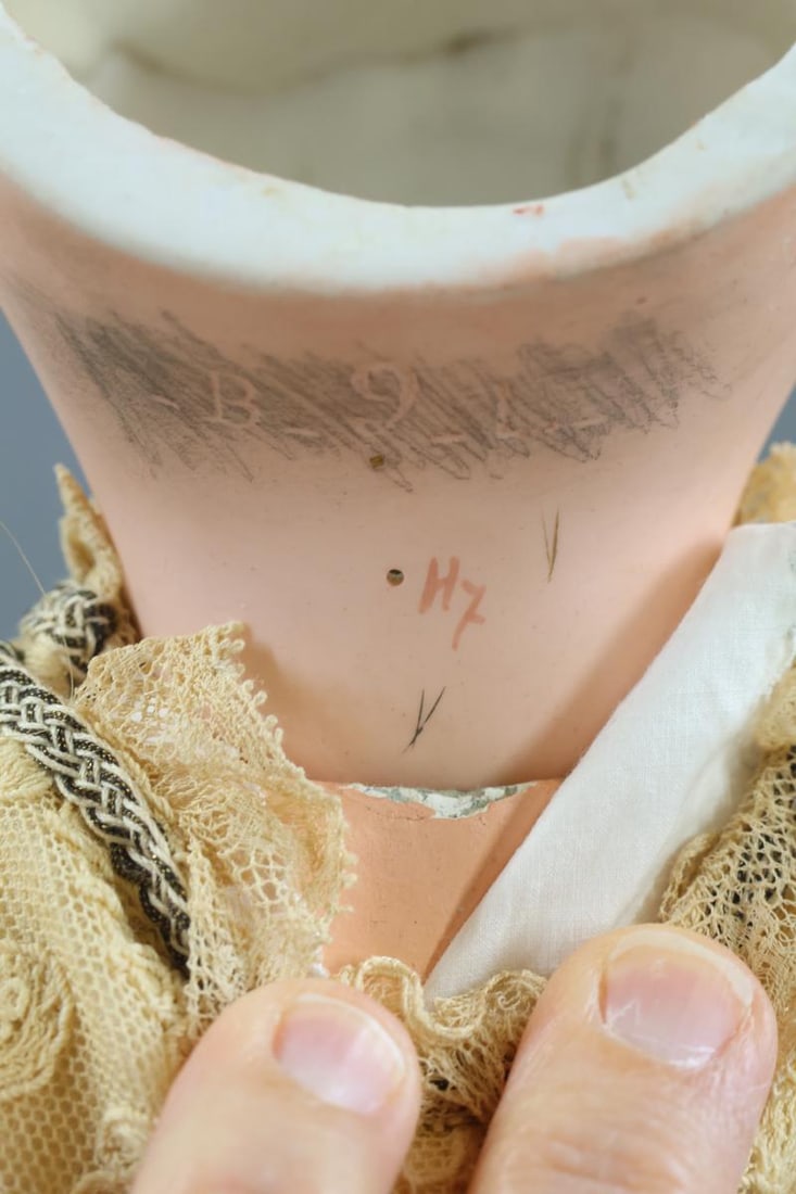 FRENCH BISQUE DOLLS. - 4