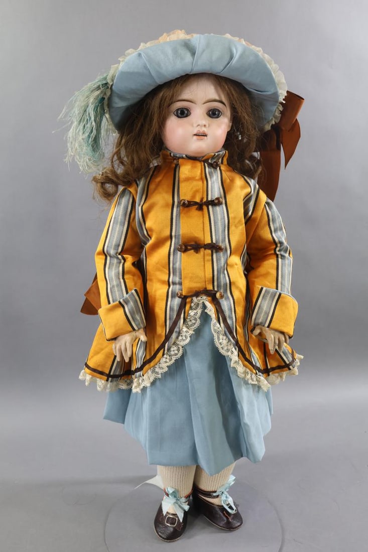 FRENCH BISQUE DOLLS. (1 of 12)